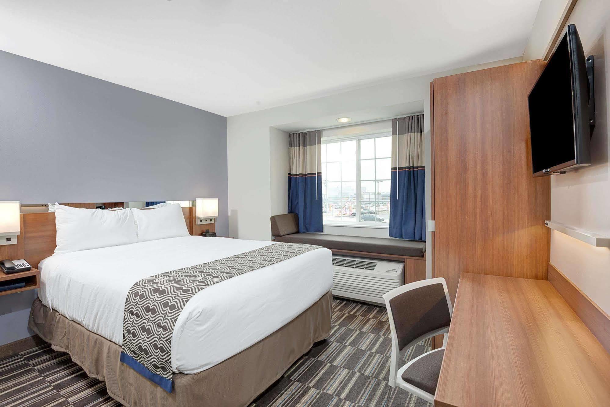 Microtel & By Wyndham Philadelphia Airport Ridley Park